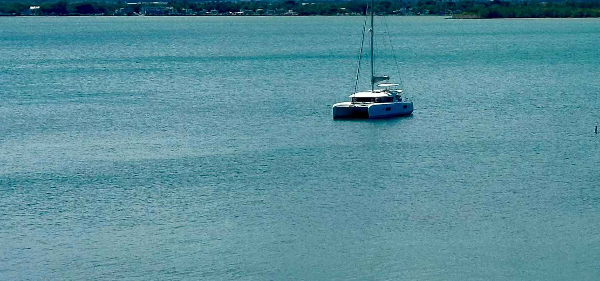 Alquilar Catamarán en el Arenal | Precios y Guía verano 2026
